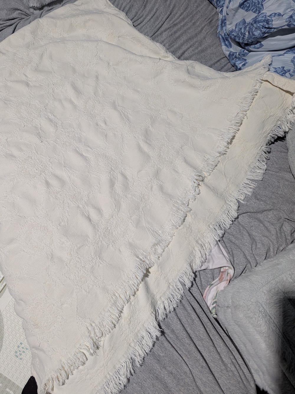 Cream Cotton Fringe Throw Blanket by Piscatextil